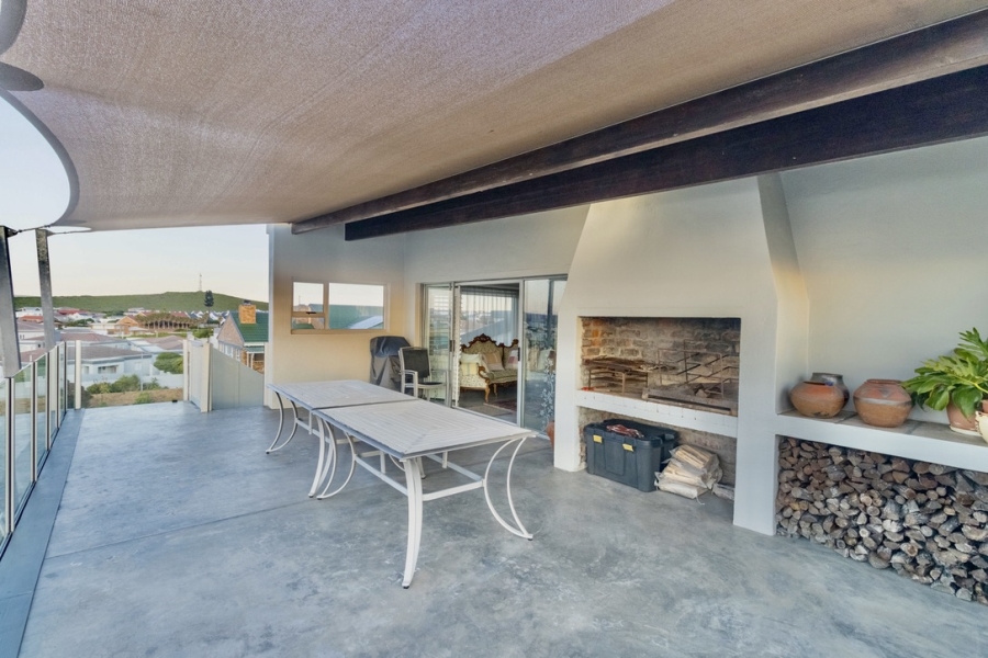 6 Bedroom Property for Sale in Yzerfontein Western Cape